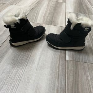 Sorel girls Whitney  boots size 11